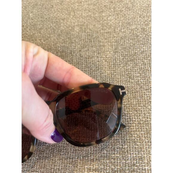 Tom Ford Women's Avery Sunglasses Dark Havana - Lenses need replacement - Picture 3 of 7
